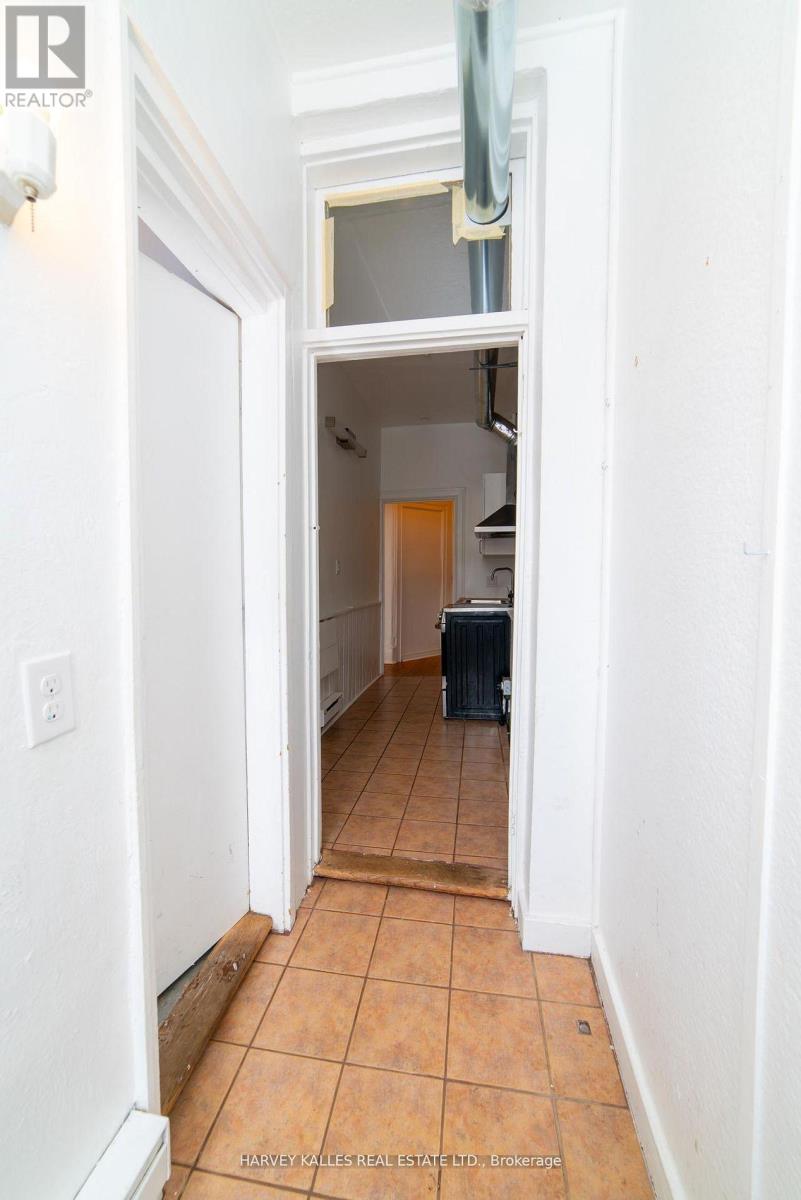 100 - 678 HURON STREET