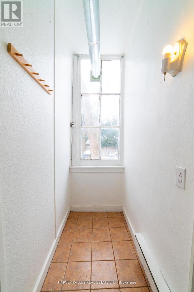 100 - 678 HURON STREET