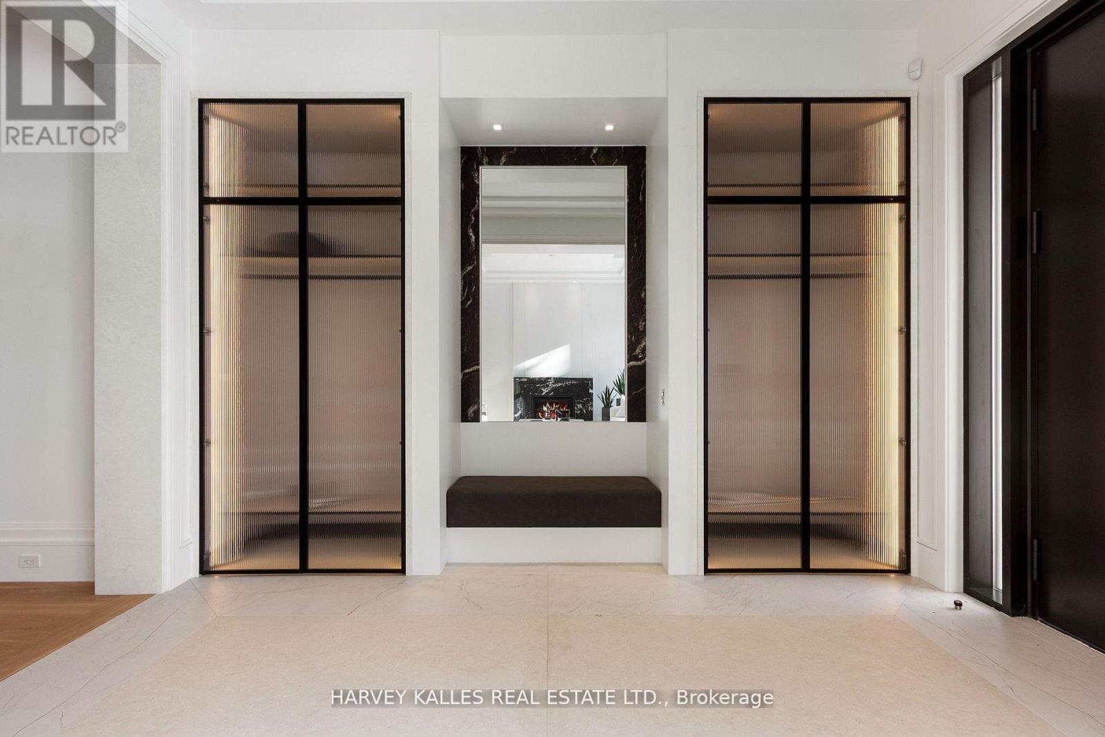 370 GLENGROVE AVENUE W