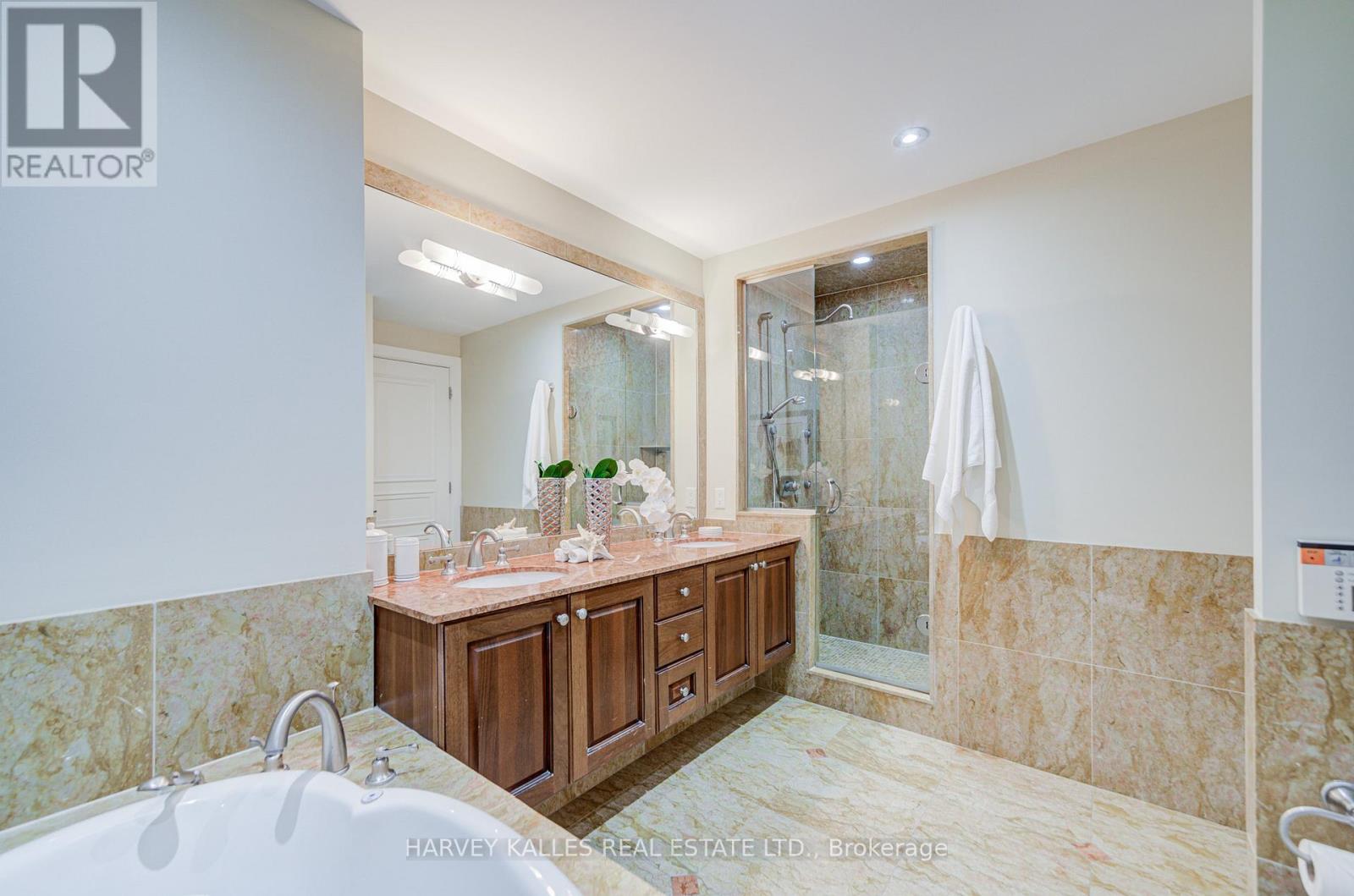 1602B - 660 SHEPPARD AVENUE E