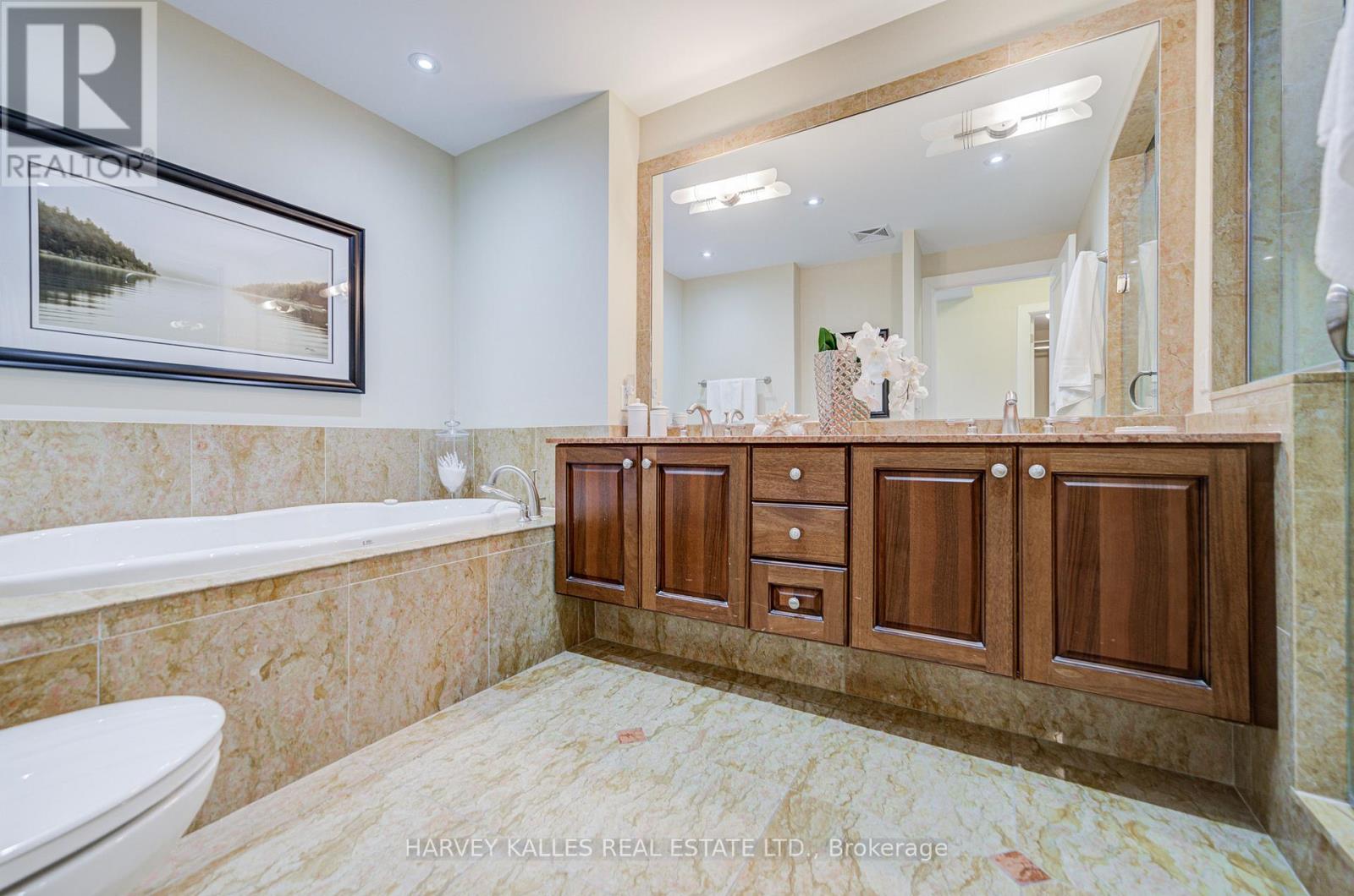 1602B - 660 SHEPPARD AVENUE E