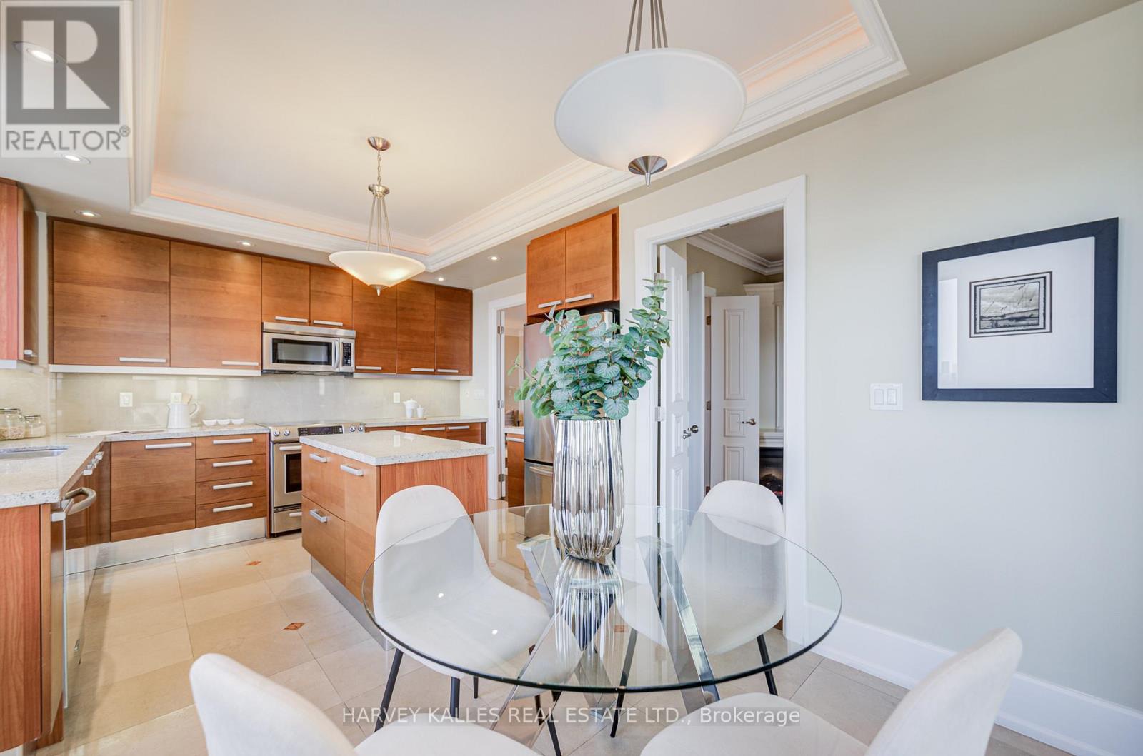 1602B - 660 SHEPPARD AVENUE E