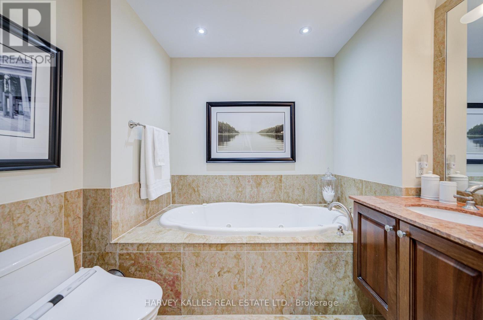 1602B - 660 SHEPPARD AVENUE E