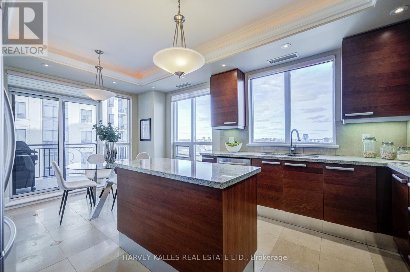 1602B - 660 SHEPPARD AVENUE E