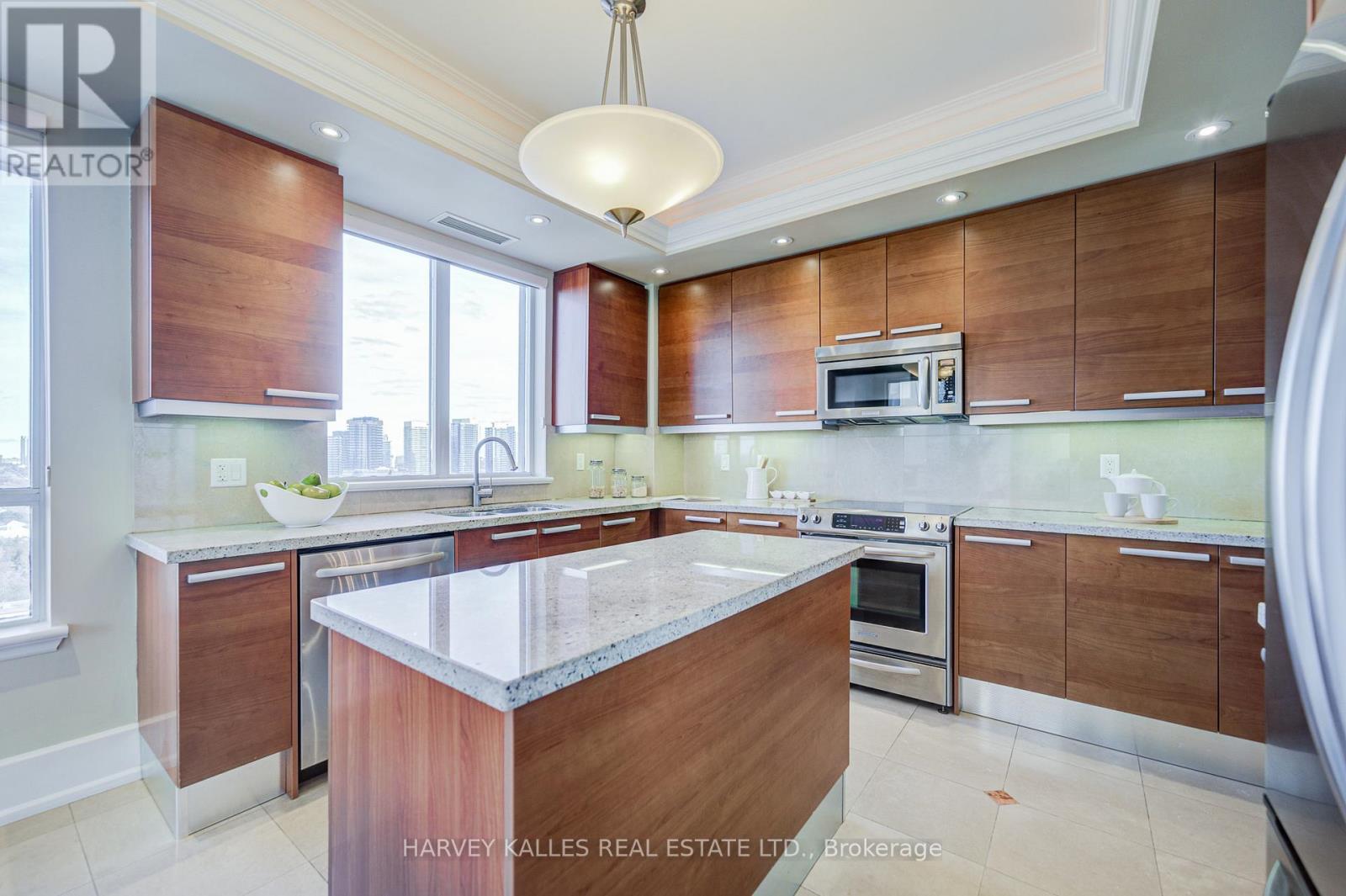 1602B - 660 SHEPPARD AVENUE E