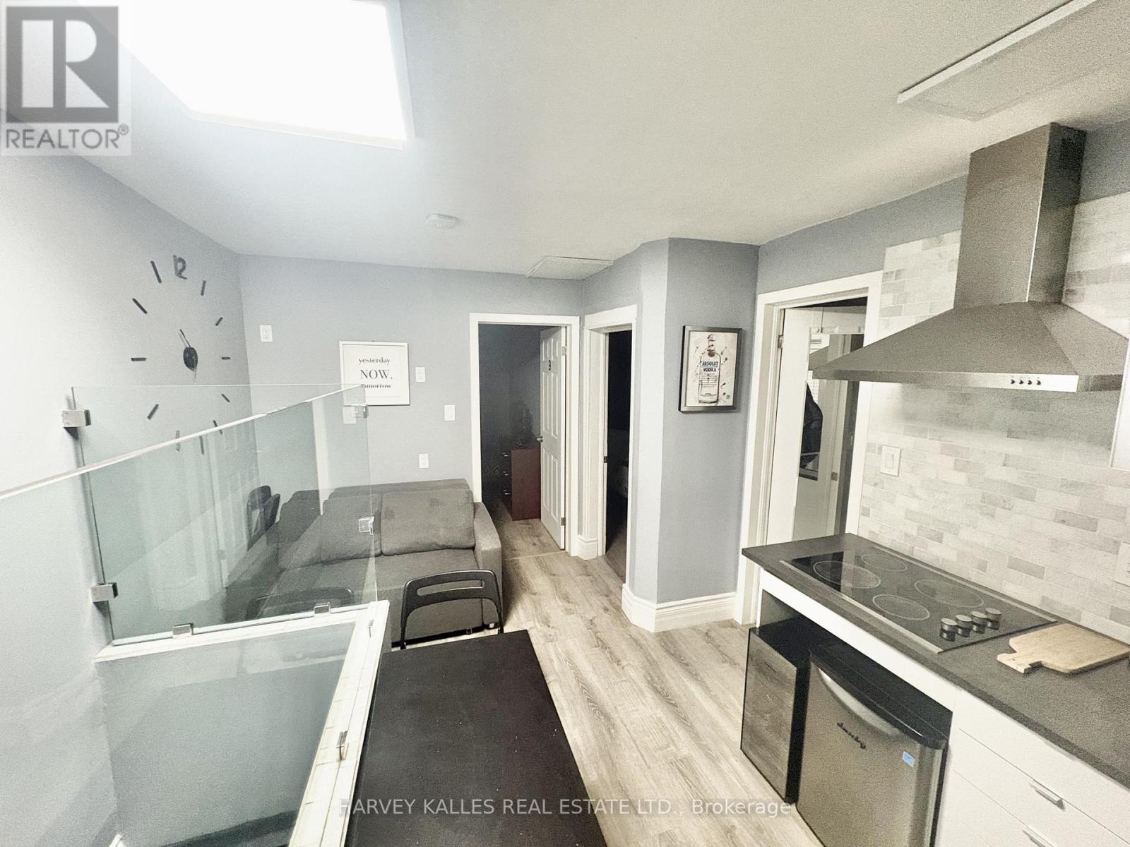 2 - 11 SAINT PATRICKS SQUARE