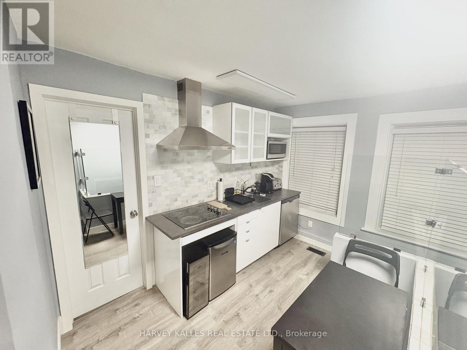 2 - 11 SAINT PATRICKS SQUARE