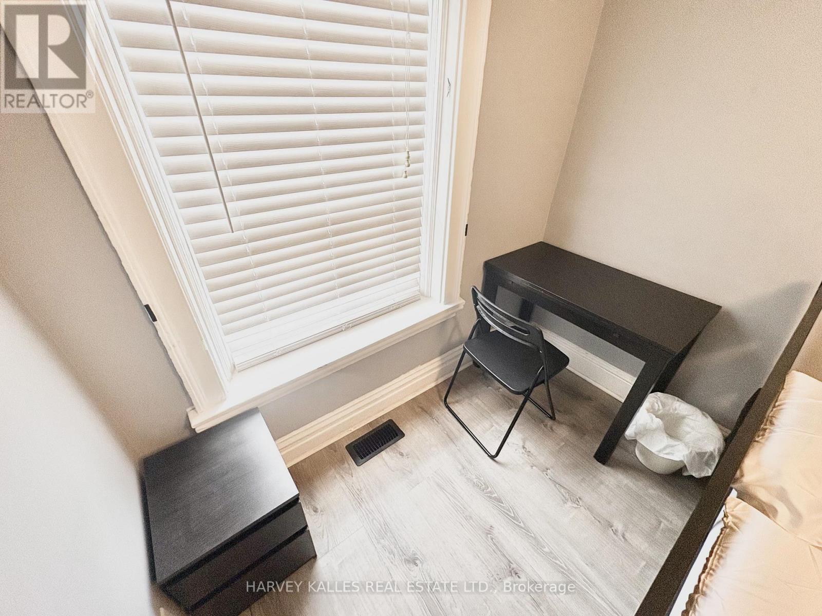 2 - 11 SAINT PATRICKS SQUARE