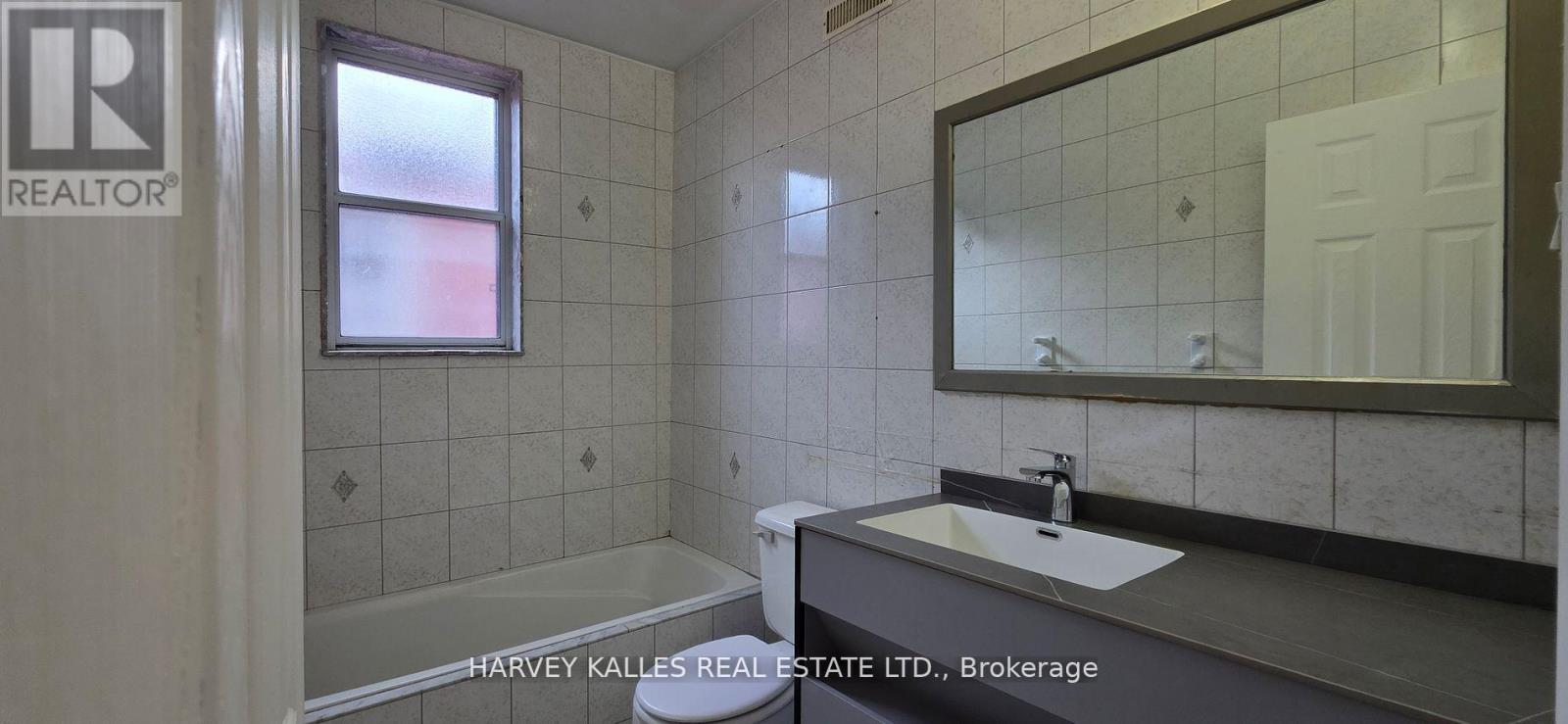 1767 DUFFERIN STREET