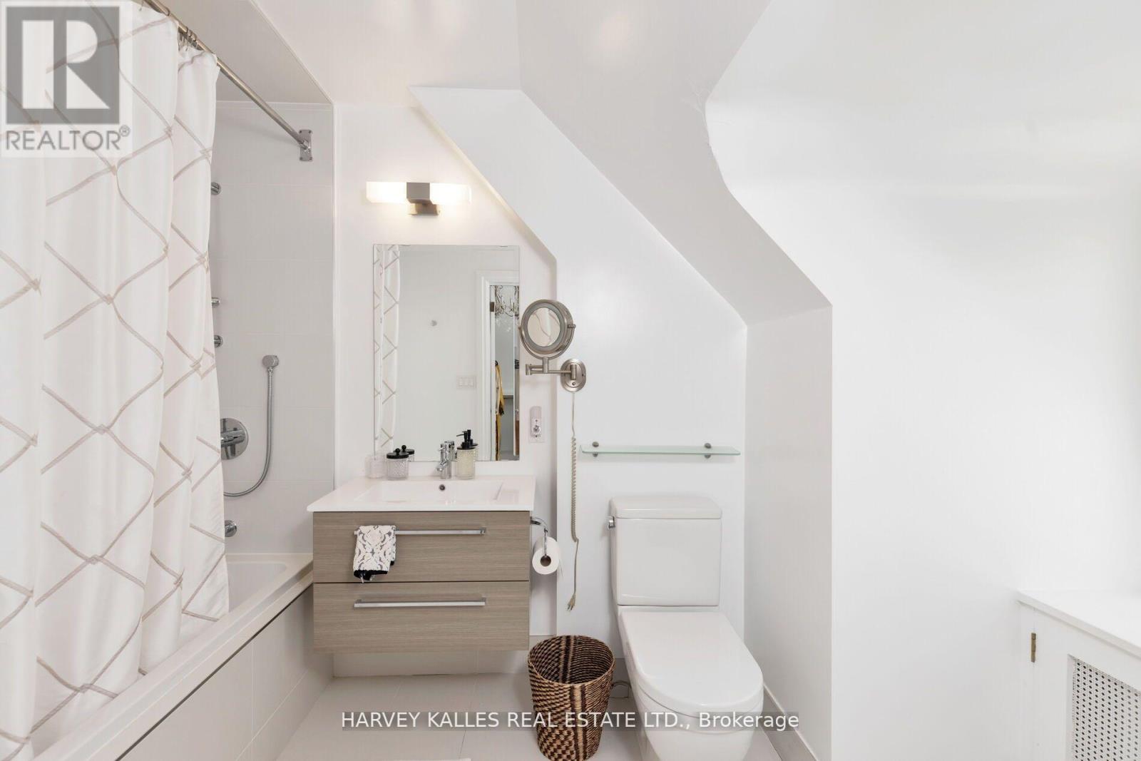 470 RUSSELL HILL ROAD