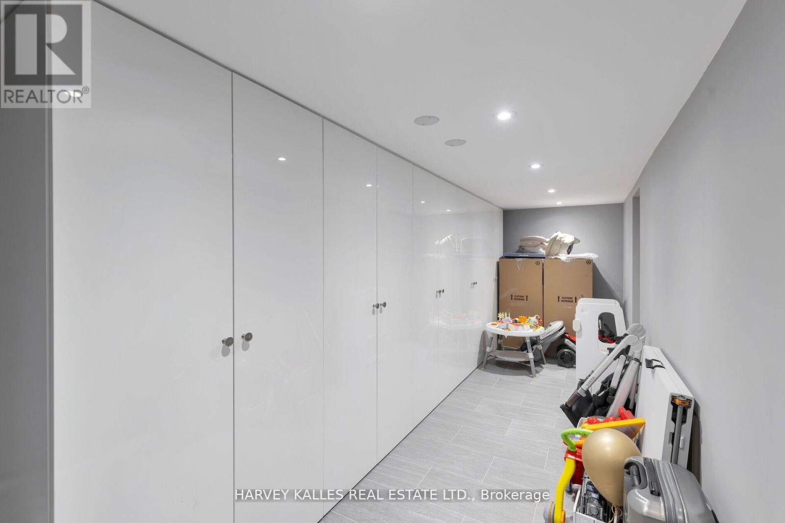 470 RUSSELL HILL ROAD