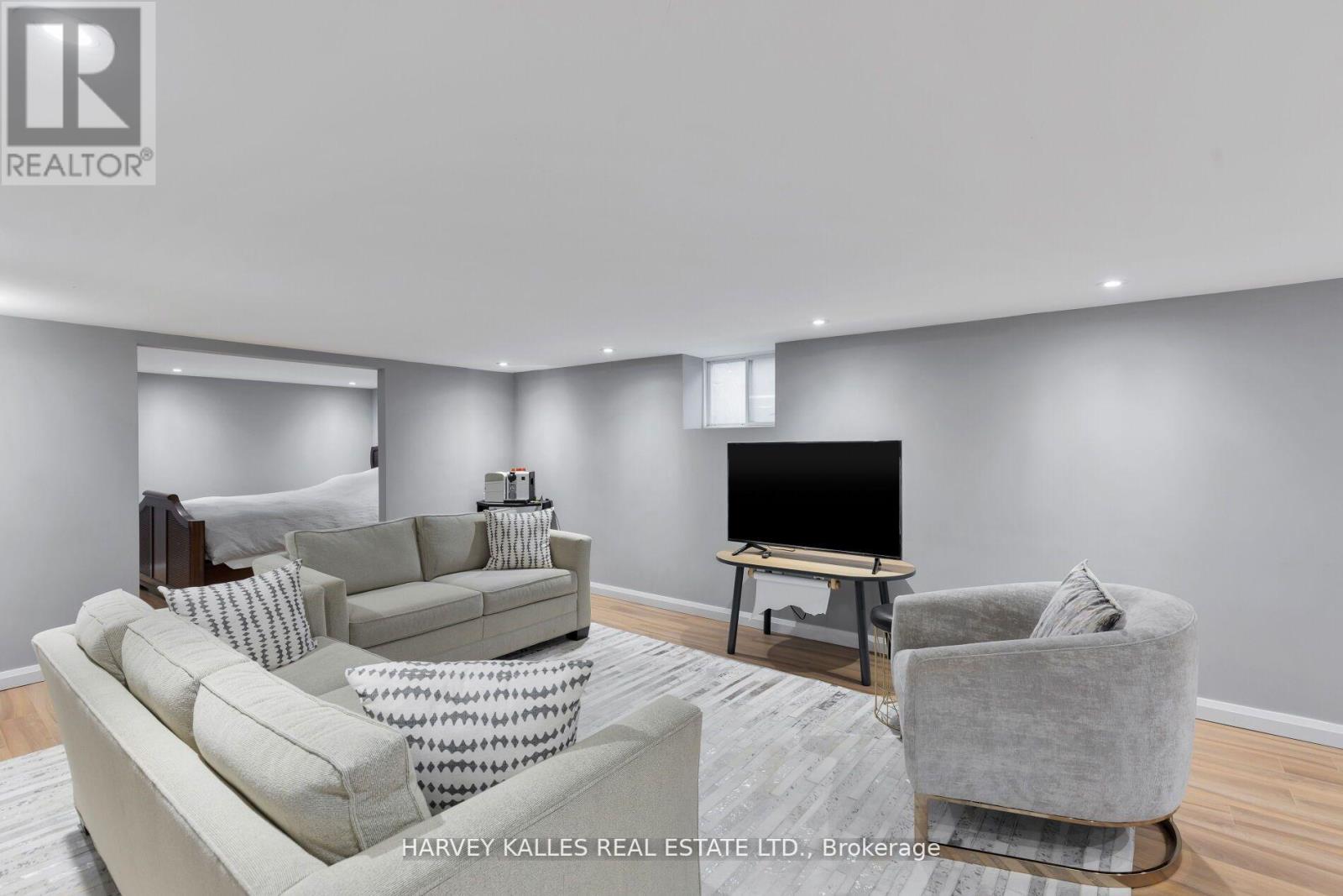 470 RUSSELL HILL ROAD