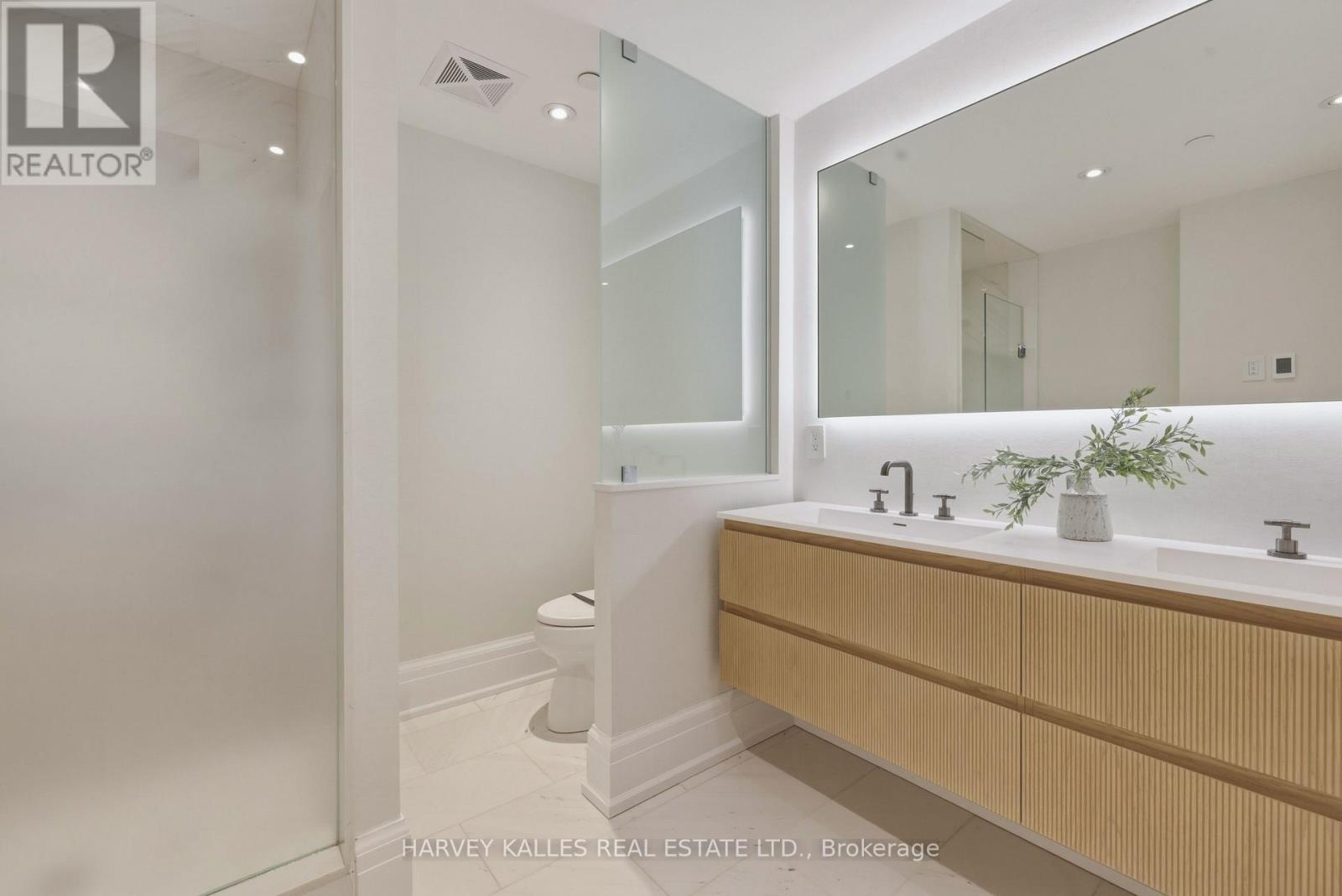 808 - 181 DAVENPORT ROAD