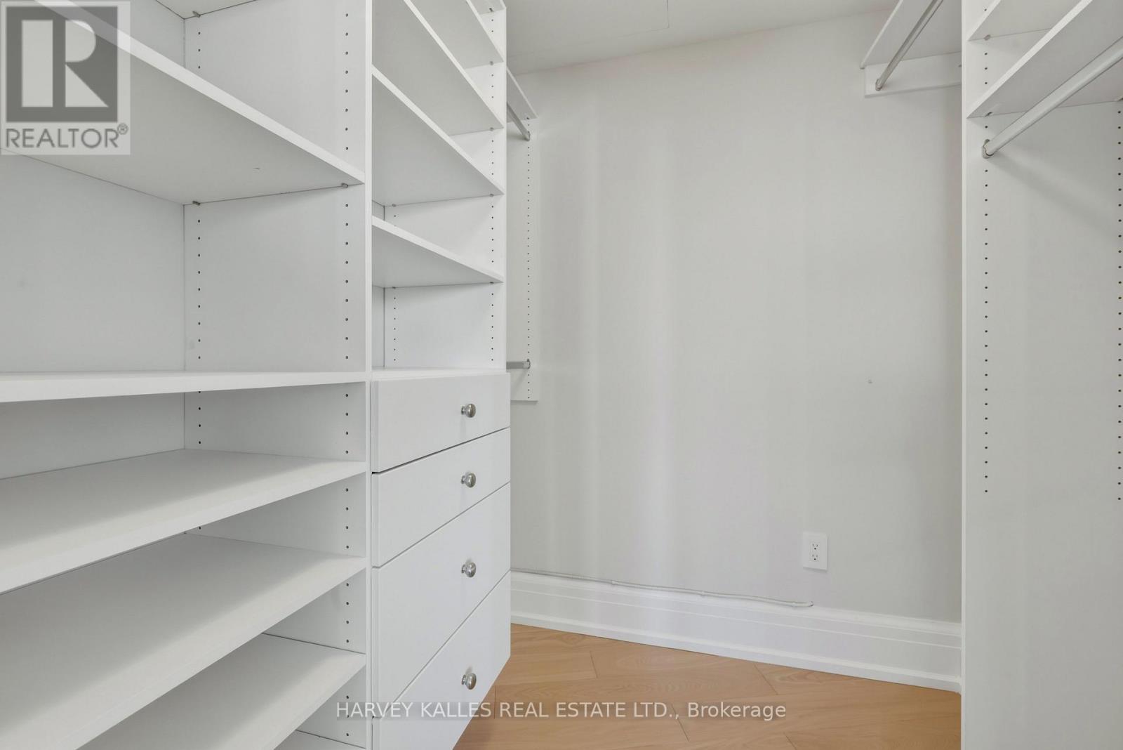 808 - 181 DAVENPORT ROAD