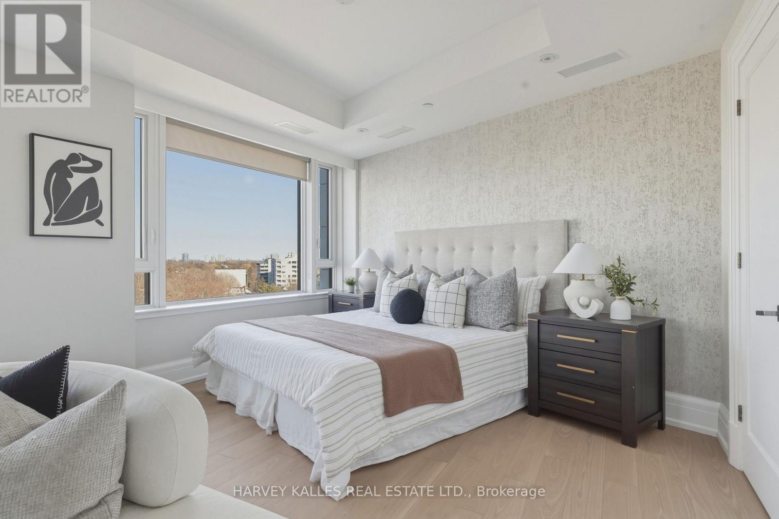 808 - 181 DAVENPORT ROAD