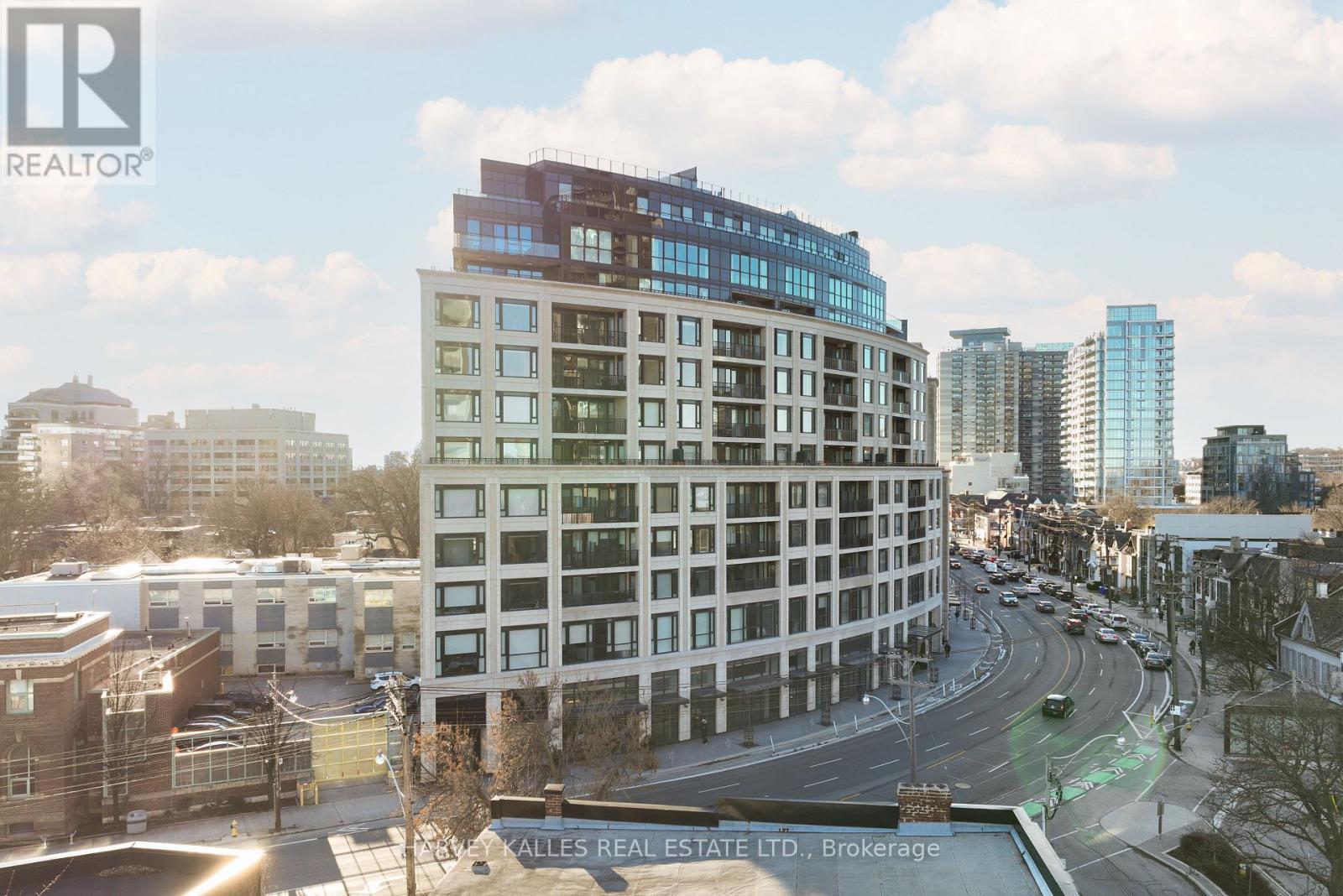 808 - 181 DAVENPORT ROAD