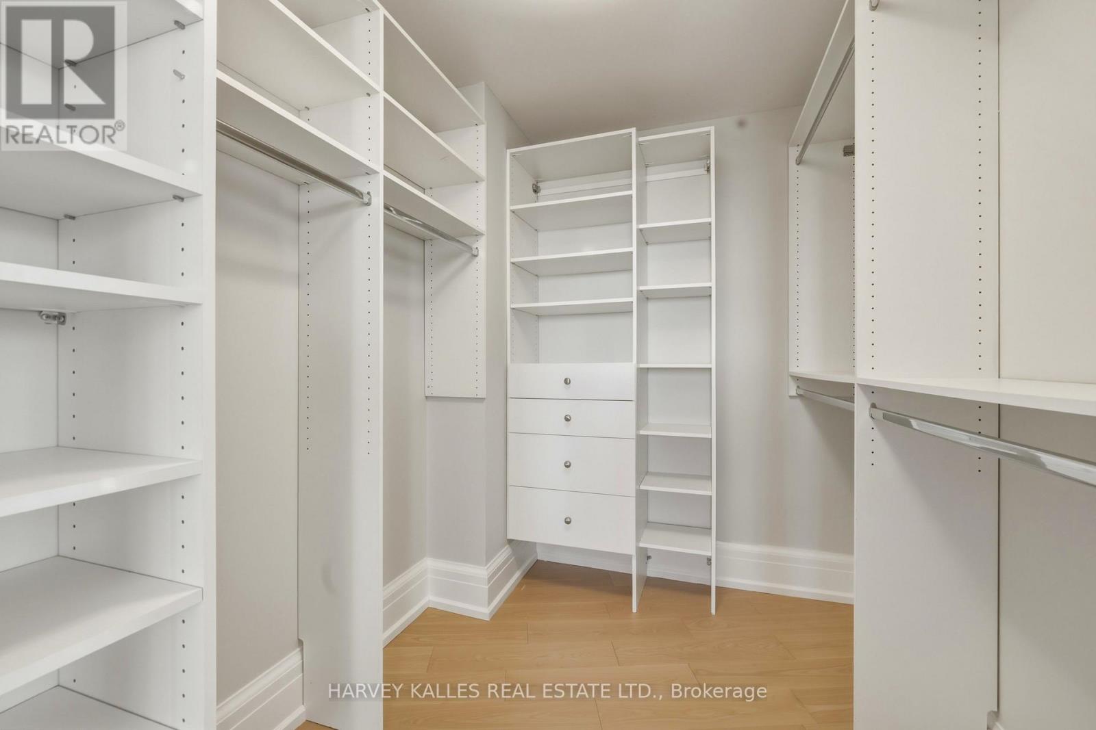 808 - 181 DAVENPORT ROAD