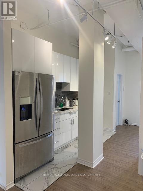 ROOM 1 - 605 BLOOR STREET