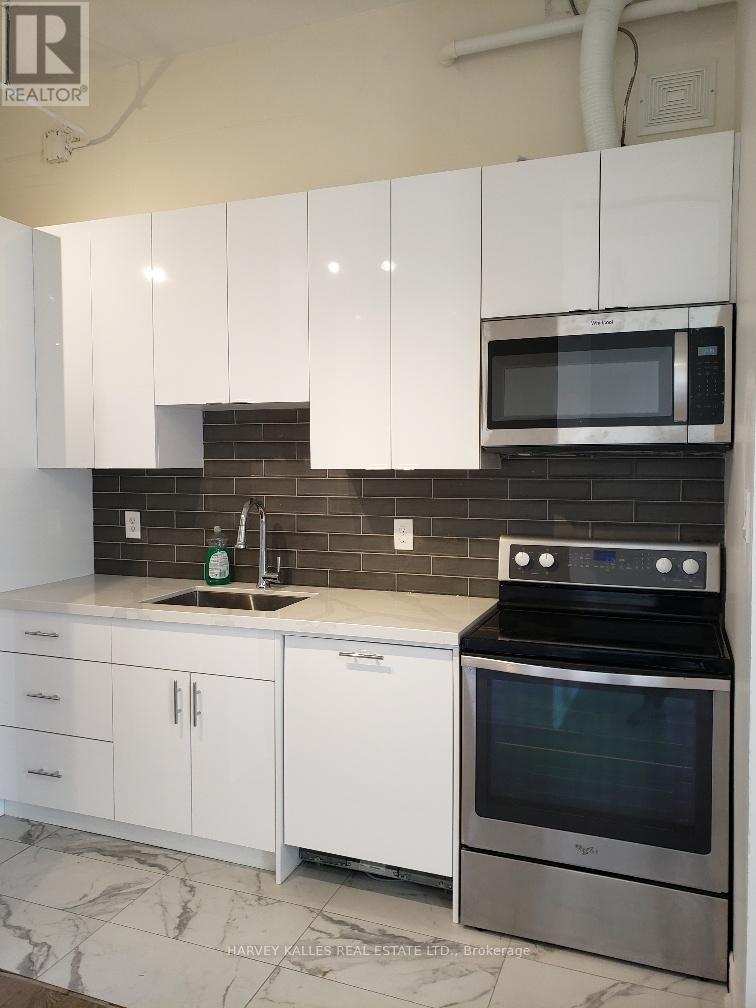 ROOM 1 - 605 BLOOR STREET