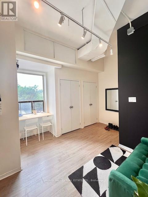 ROOM 1 - 605 BLOOR STREET