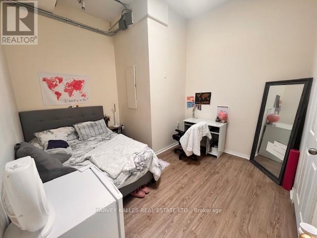 ROOM 1 - 605 BLOOR STREET