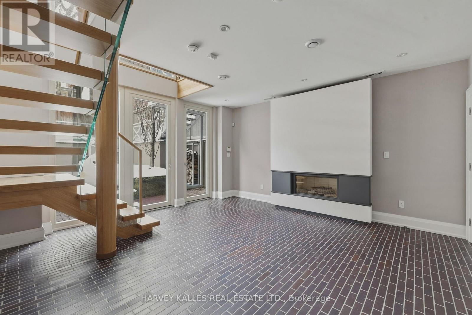 94B ADMIRAL ROAD