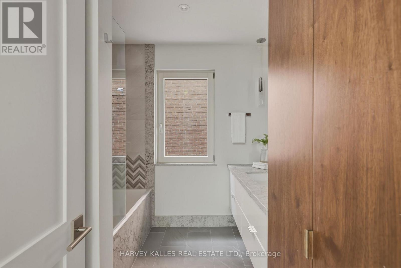94B ADMIRAL ROAD