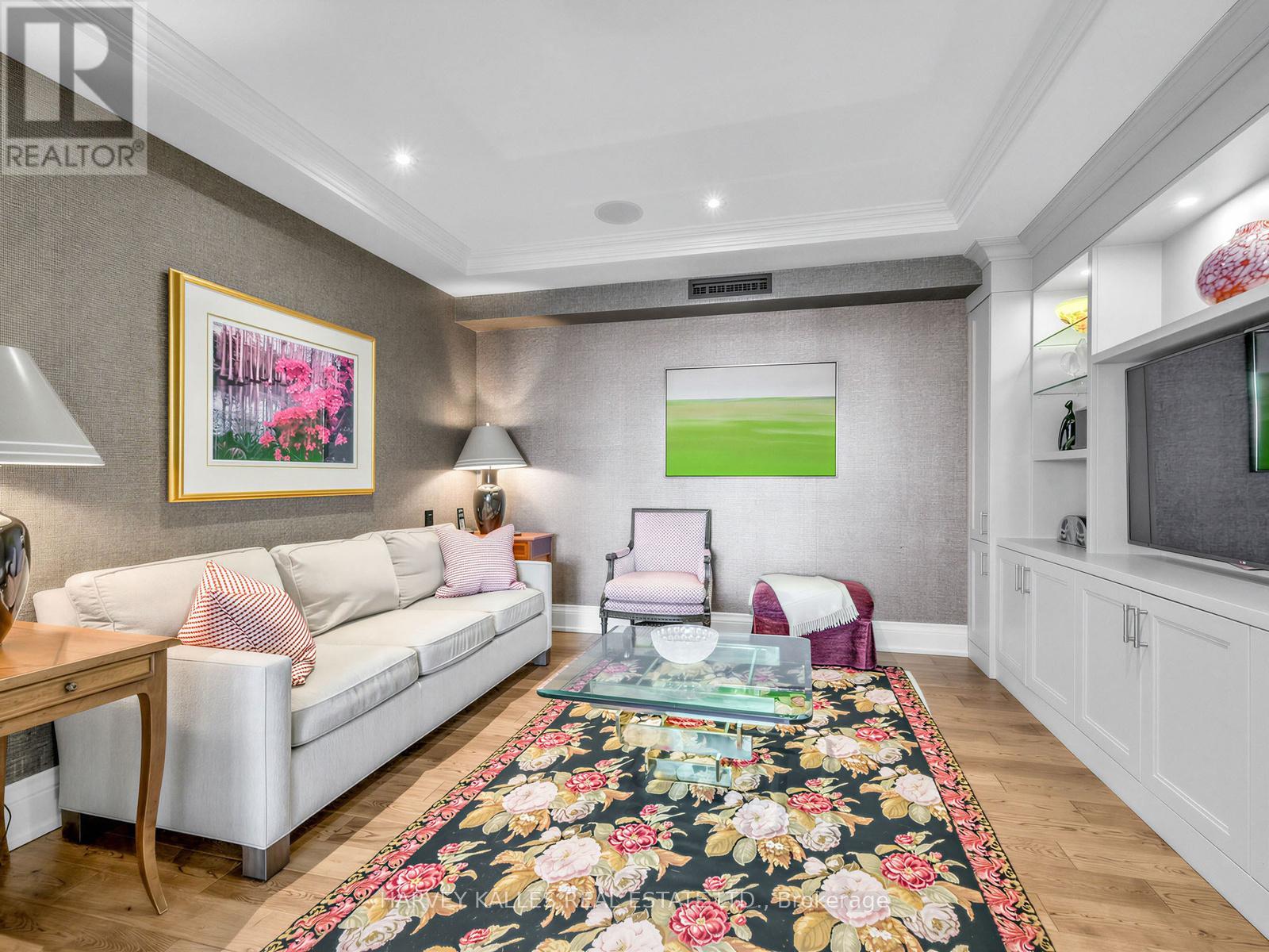 1201 - 500 AVENUE ROAD