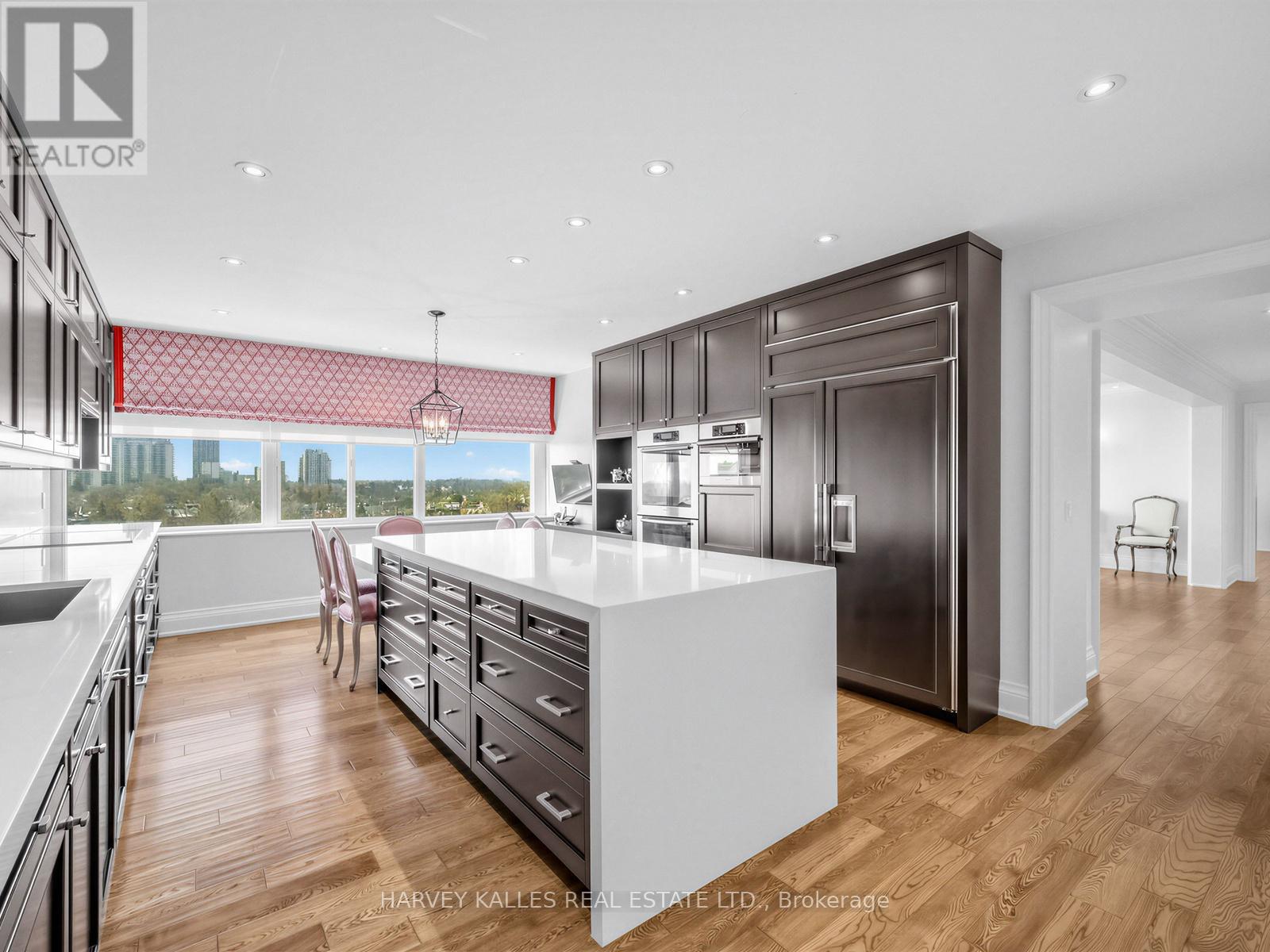 1201 - 500 AVENUE ROAD