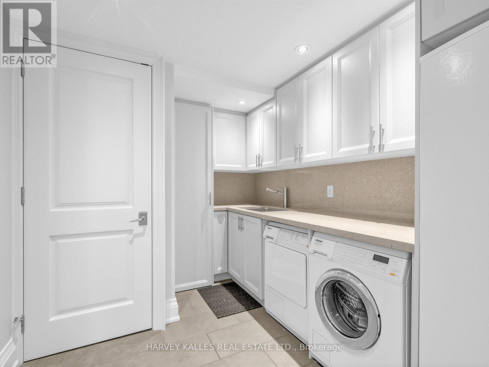 1201 - 500 AVENUE ROAD