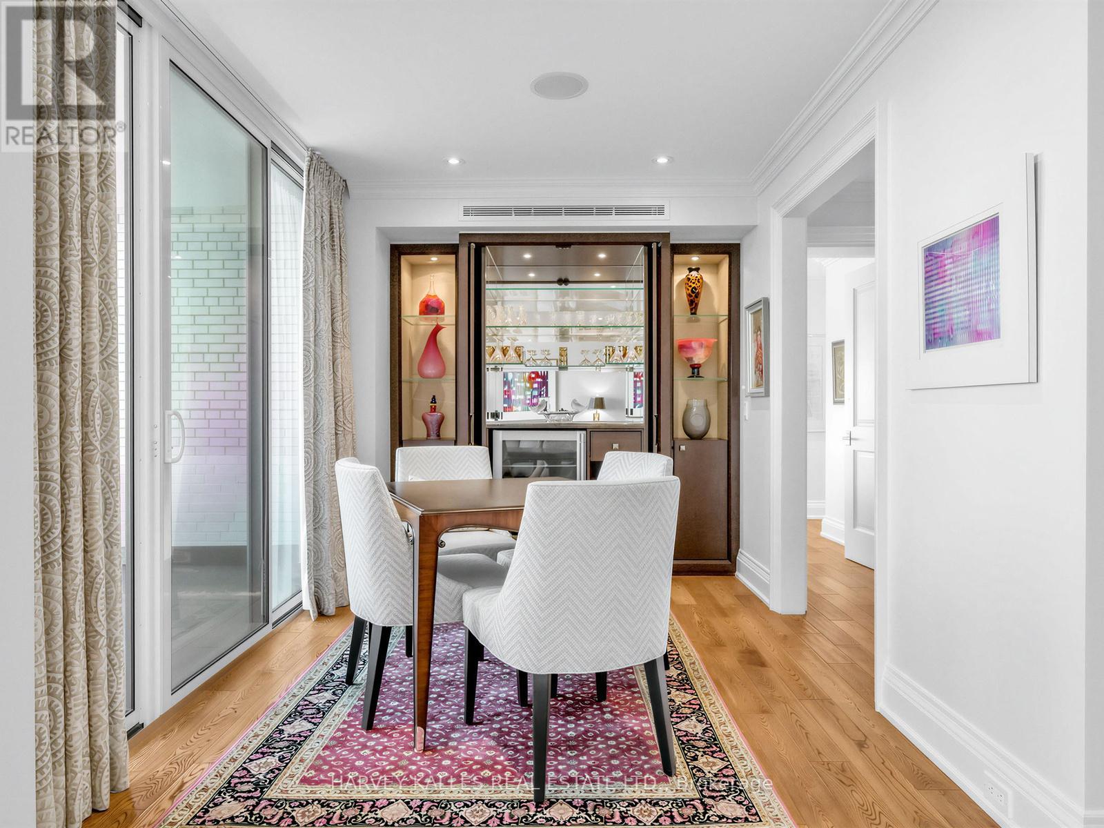 1201 - 500 AVENUE ROAD