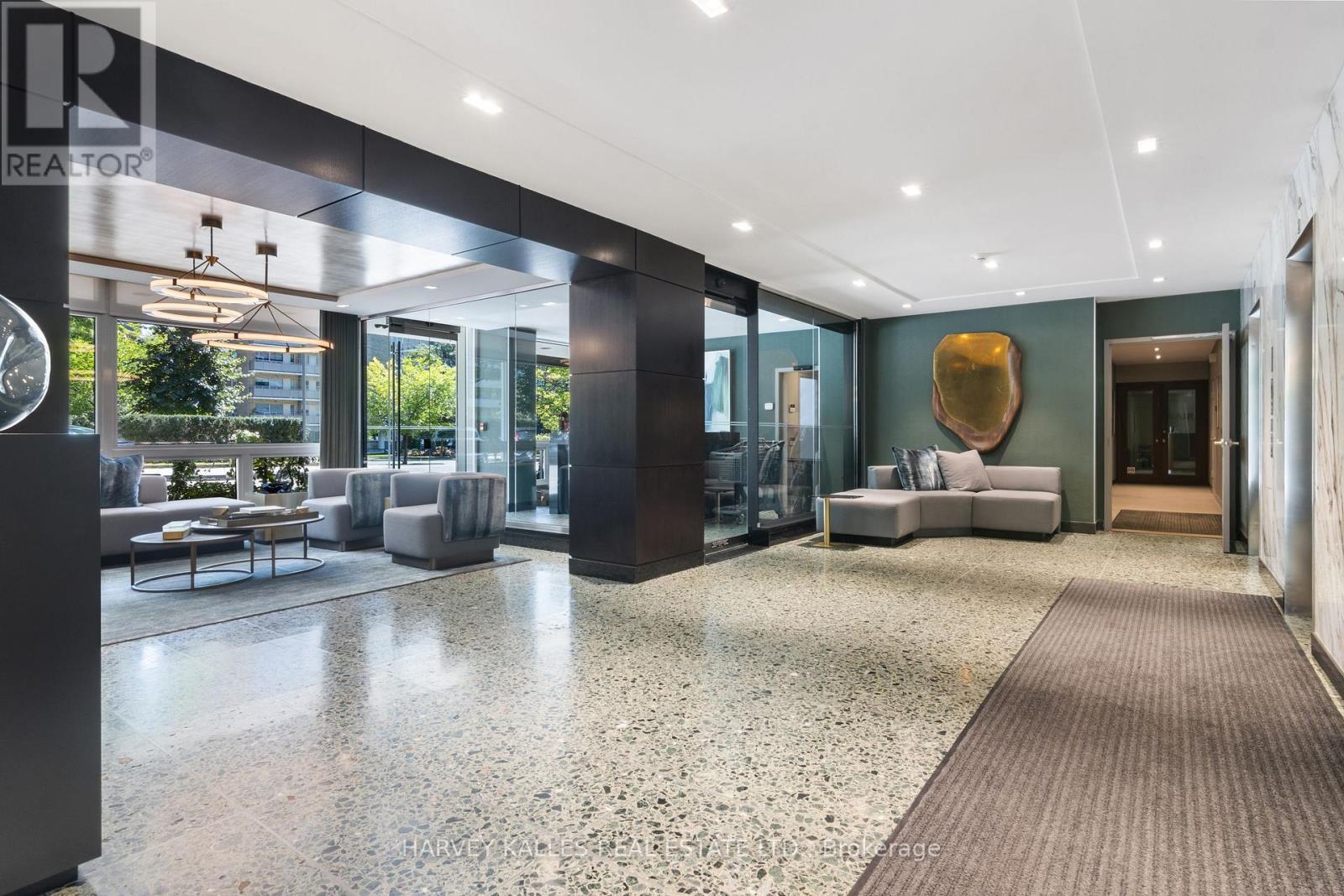 1201 - 500 AVENUE ROAD