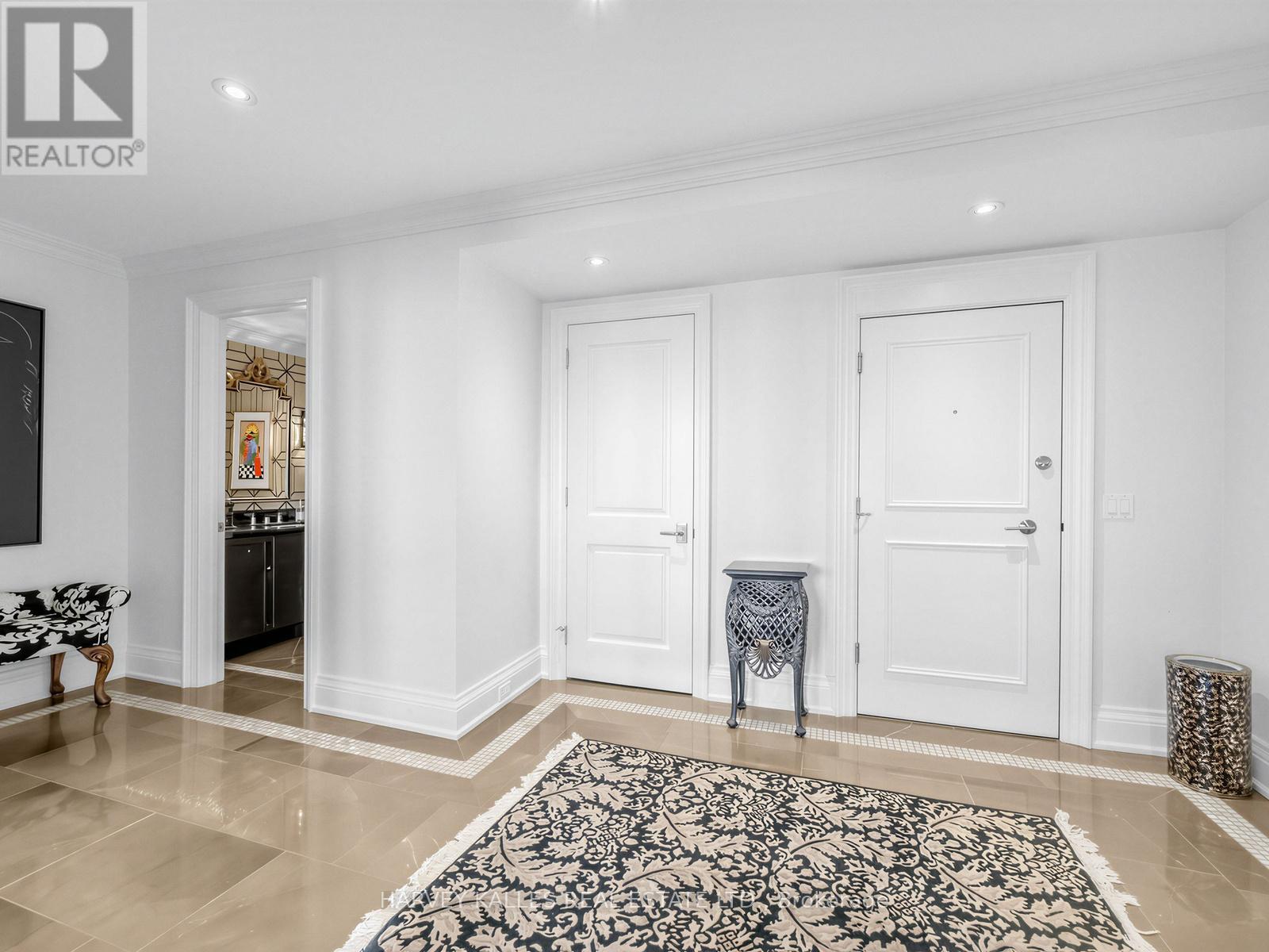 1201 - 500 AVENUE ROAD