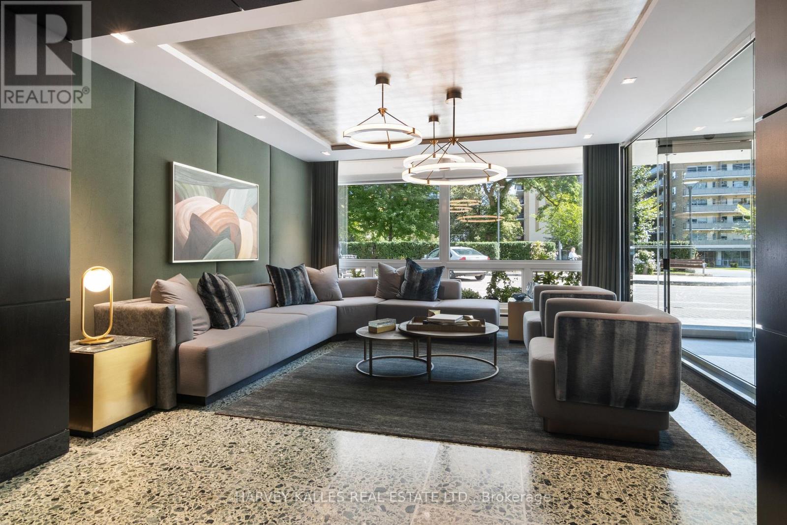 1201 - 500 AVENUE ROAD