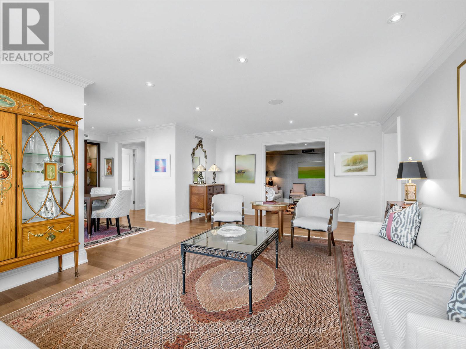 1201 - 500 AVENUE ROAD