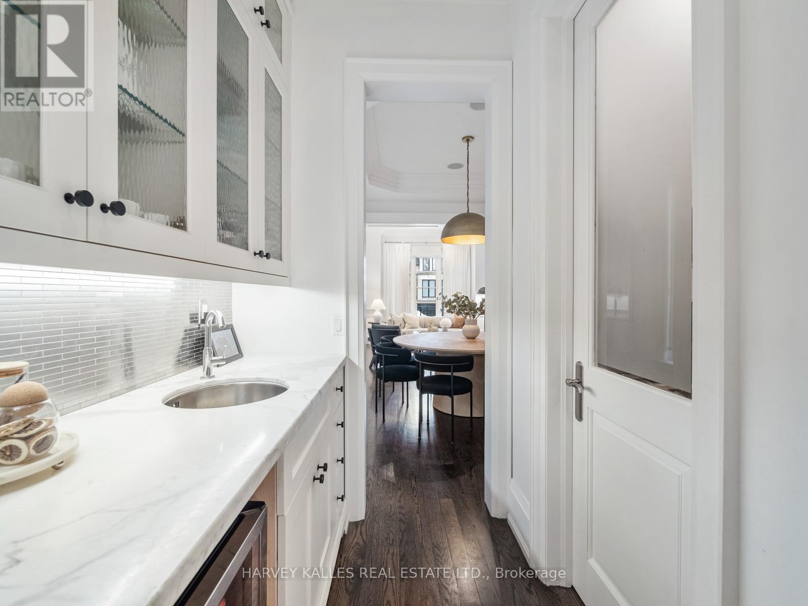 190 CARMICHAEL AVENUE