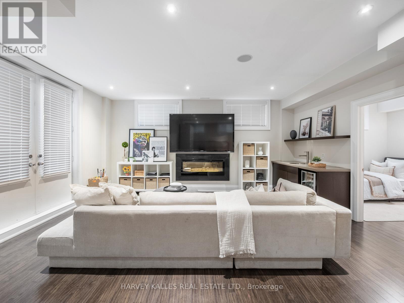 190 CARMICHAEL AVENUE