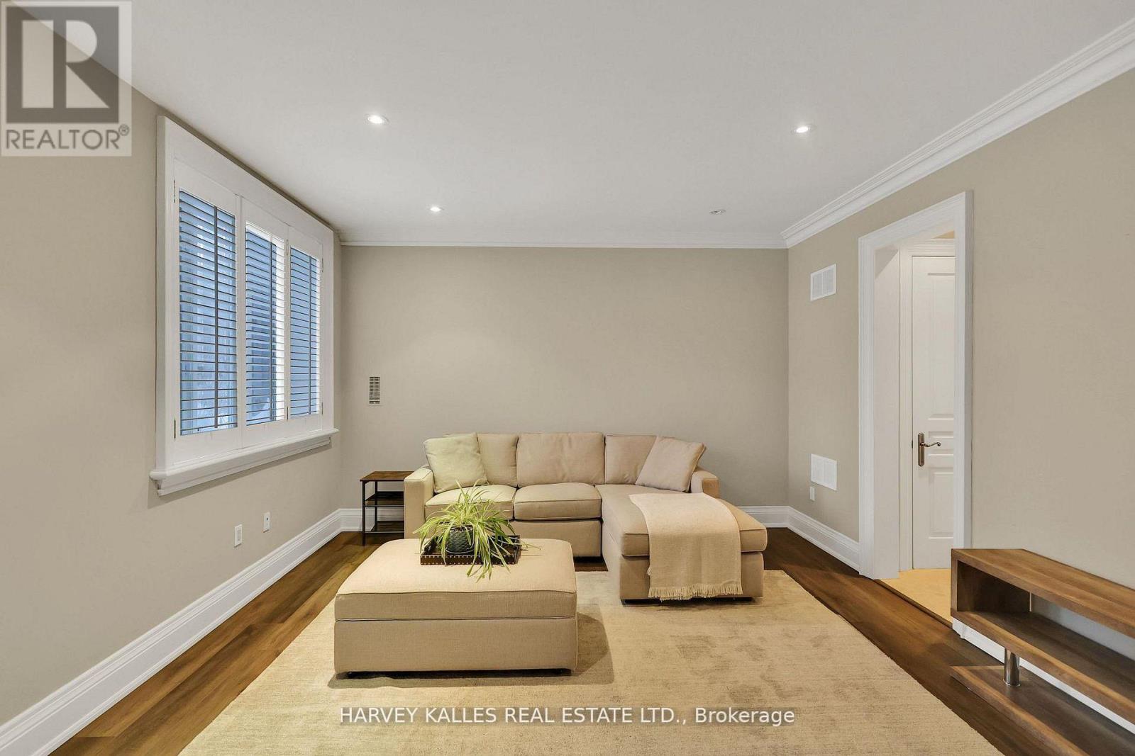 39 GORMLEY AVENUE