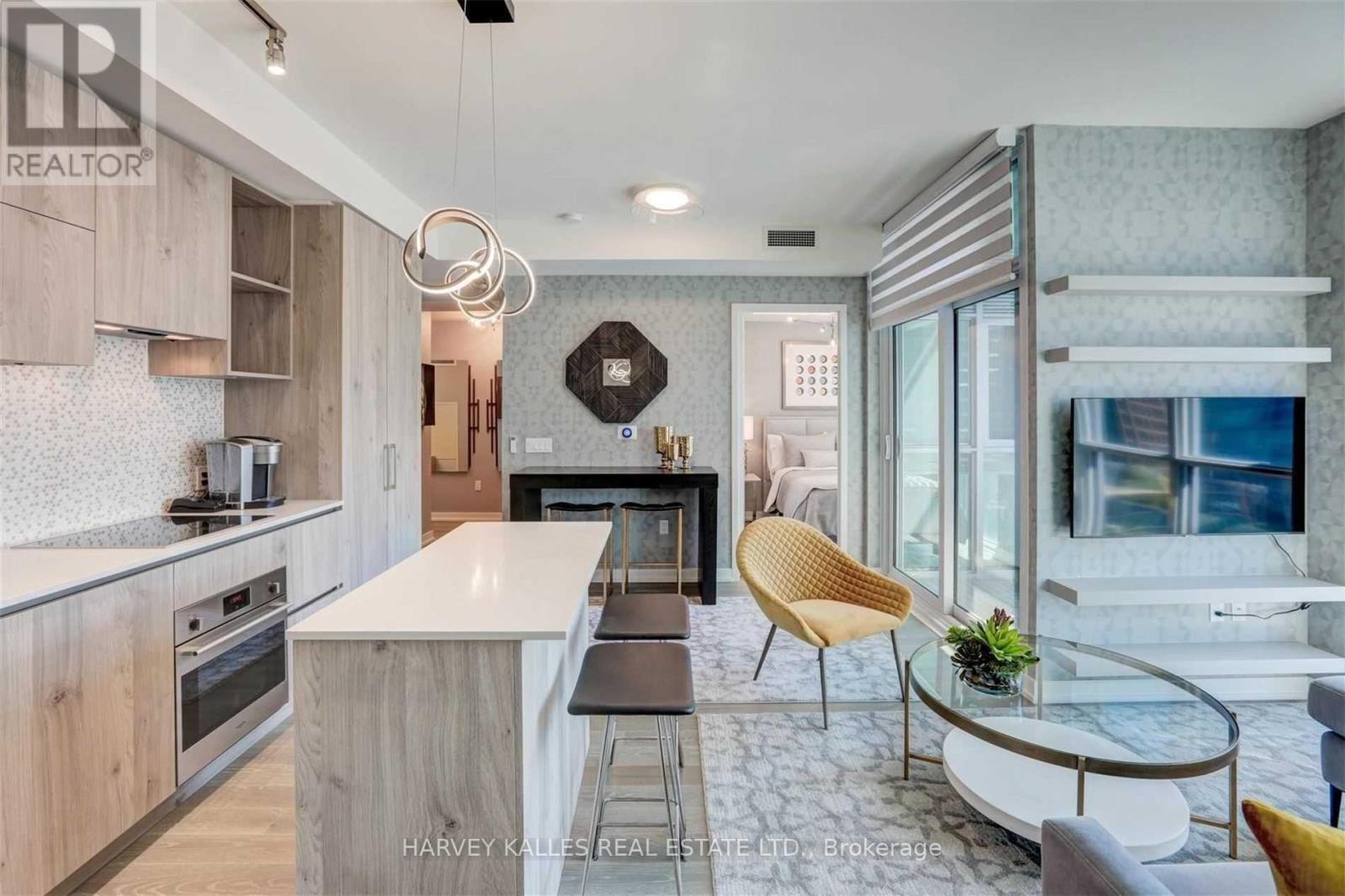 4905 - 1 YORKVILLE AVENUE