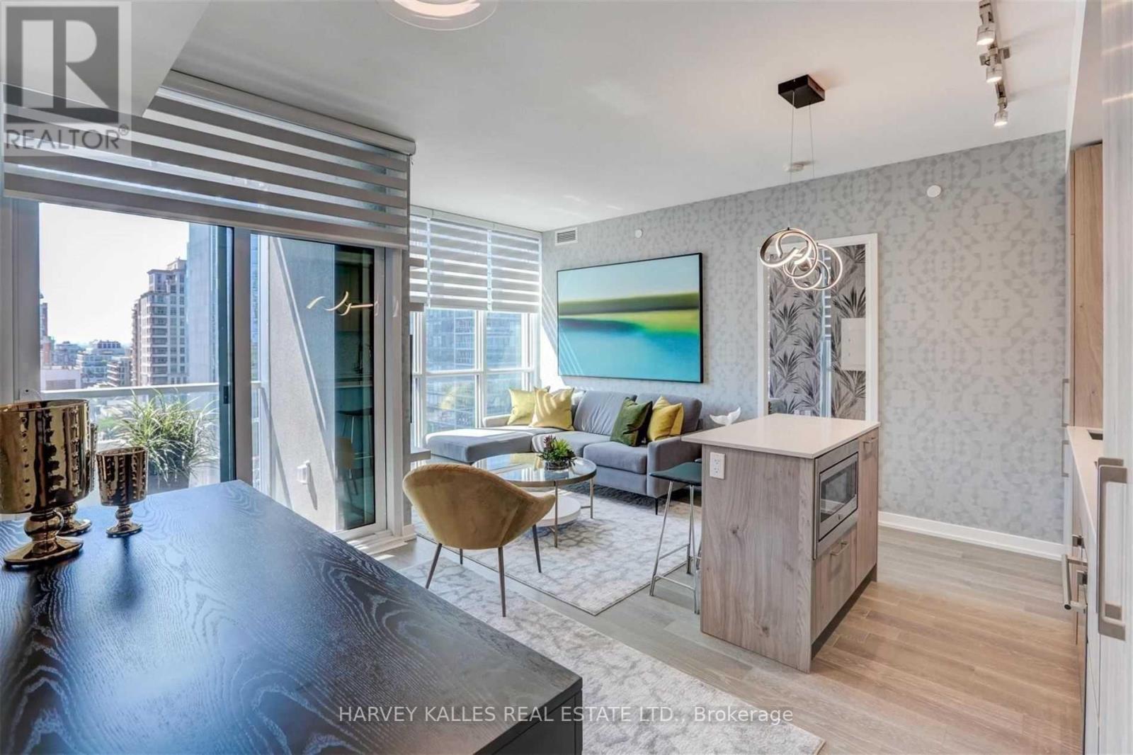 4905 - 1 YORKVILLE AVENUE