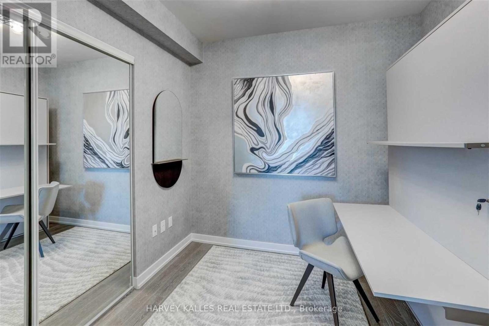 4905 - 1 YORKVILLE AVENUE