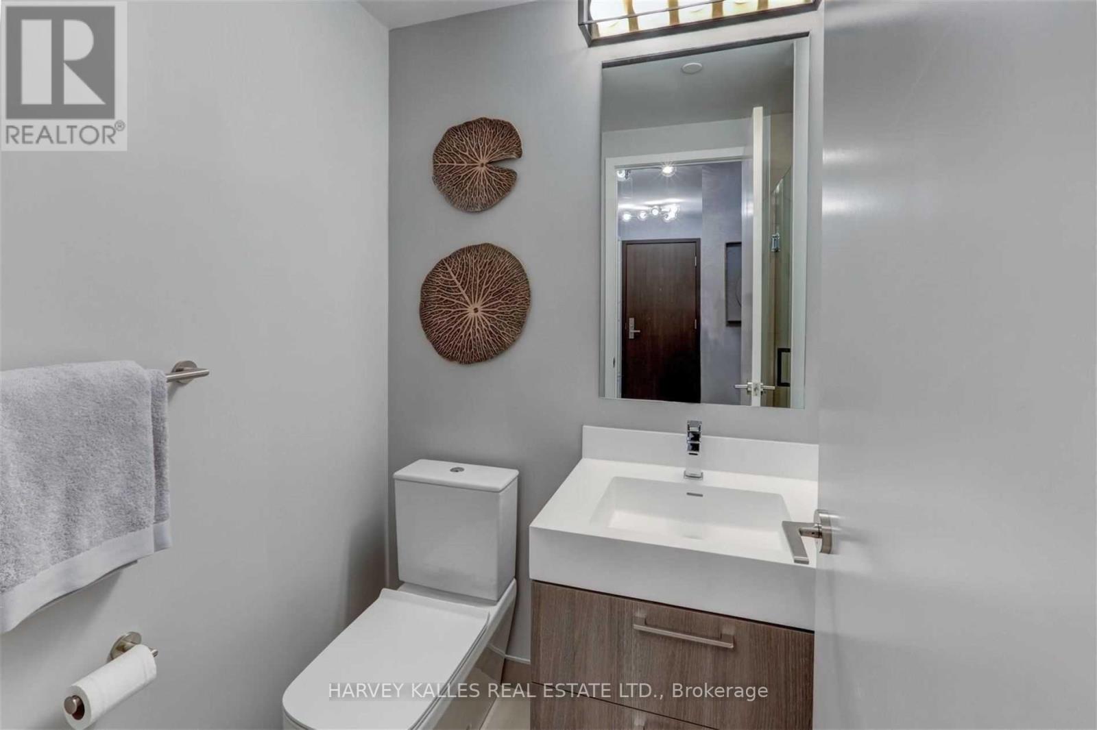 4905 - 1 YORKVILLE AVENUE