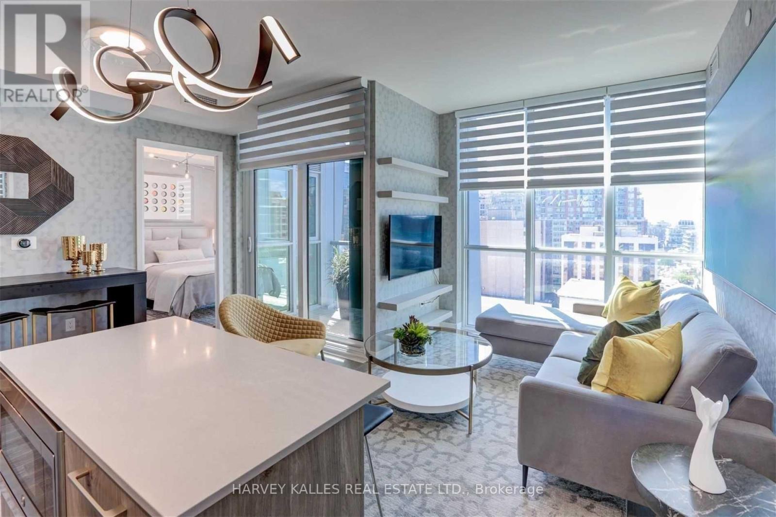 4905 - 1 YORKVILLE AVENUE