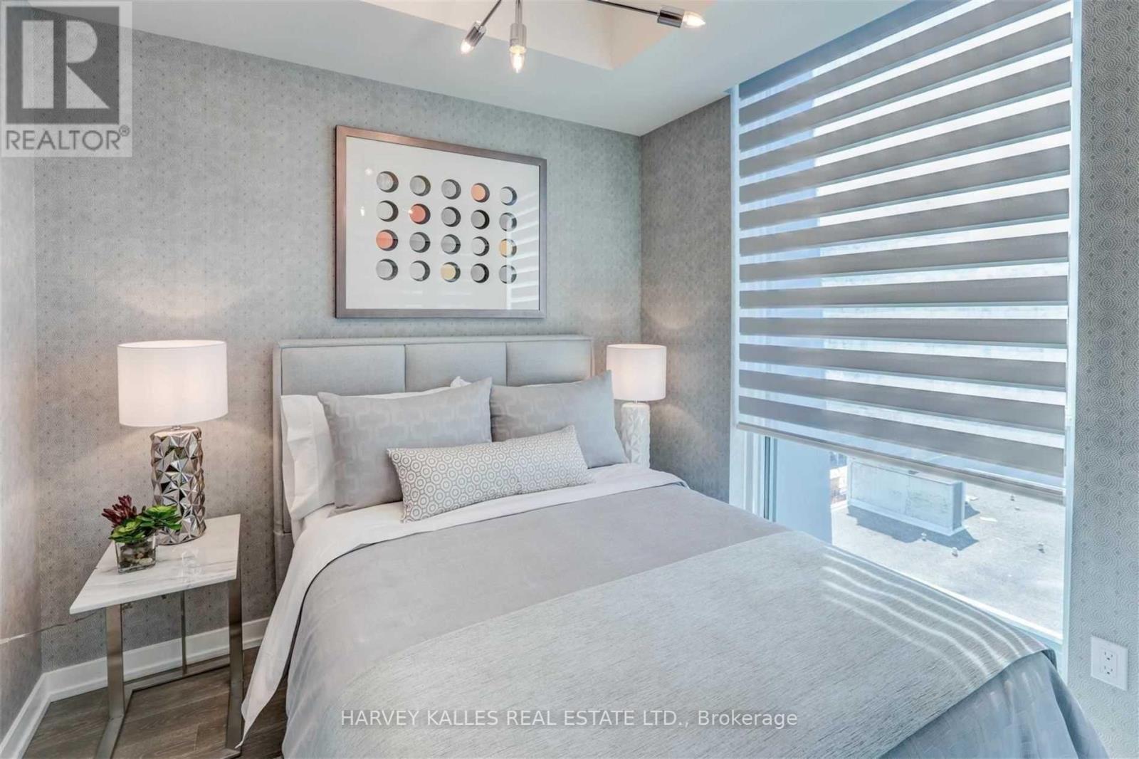 4905 - 1 YORKVILLE AVENUE