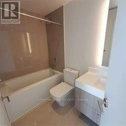 4905 - 1 YORKVILLE AVENUE