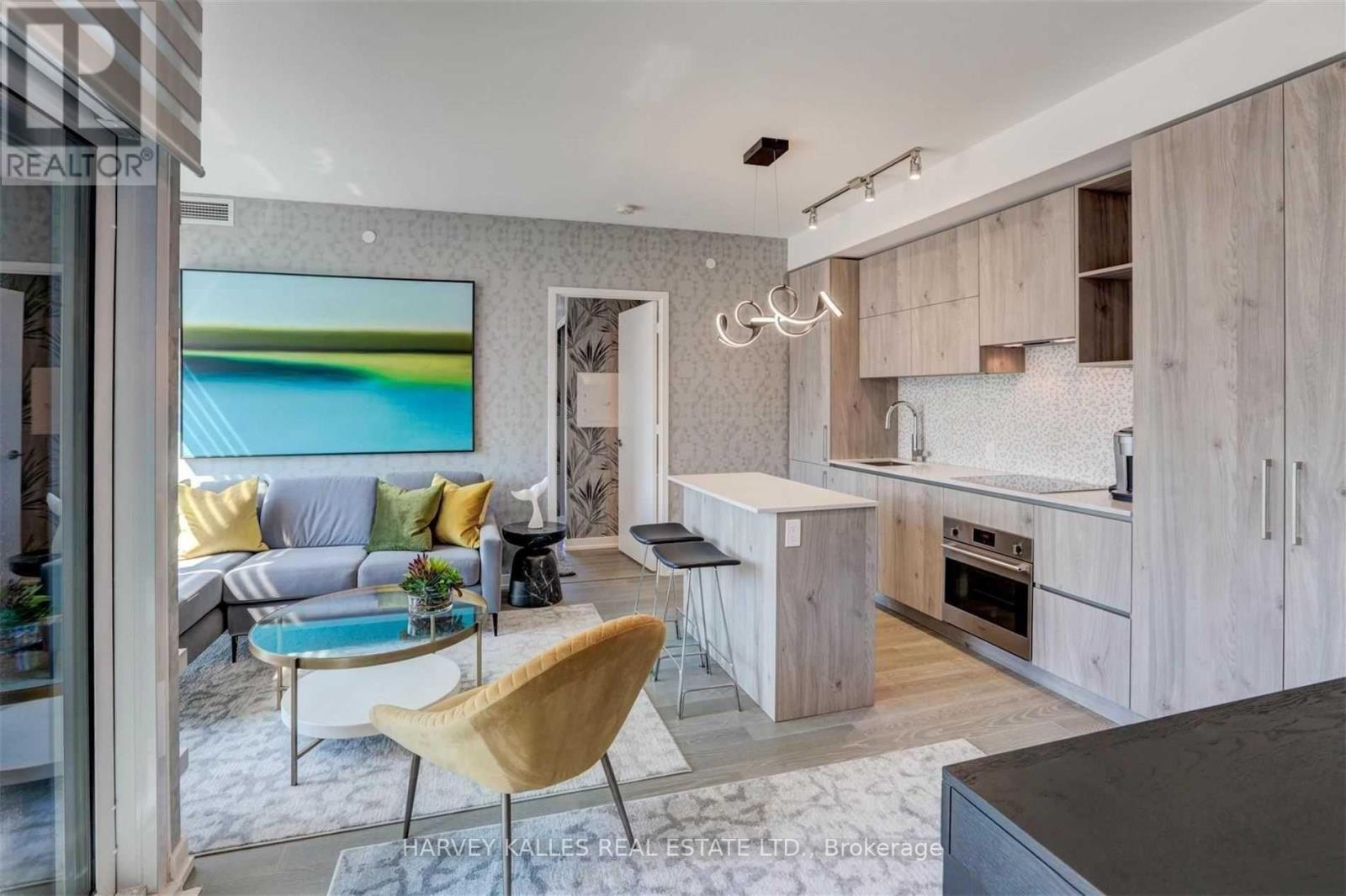 4905 - 1 YORKVILLE AVENUE