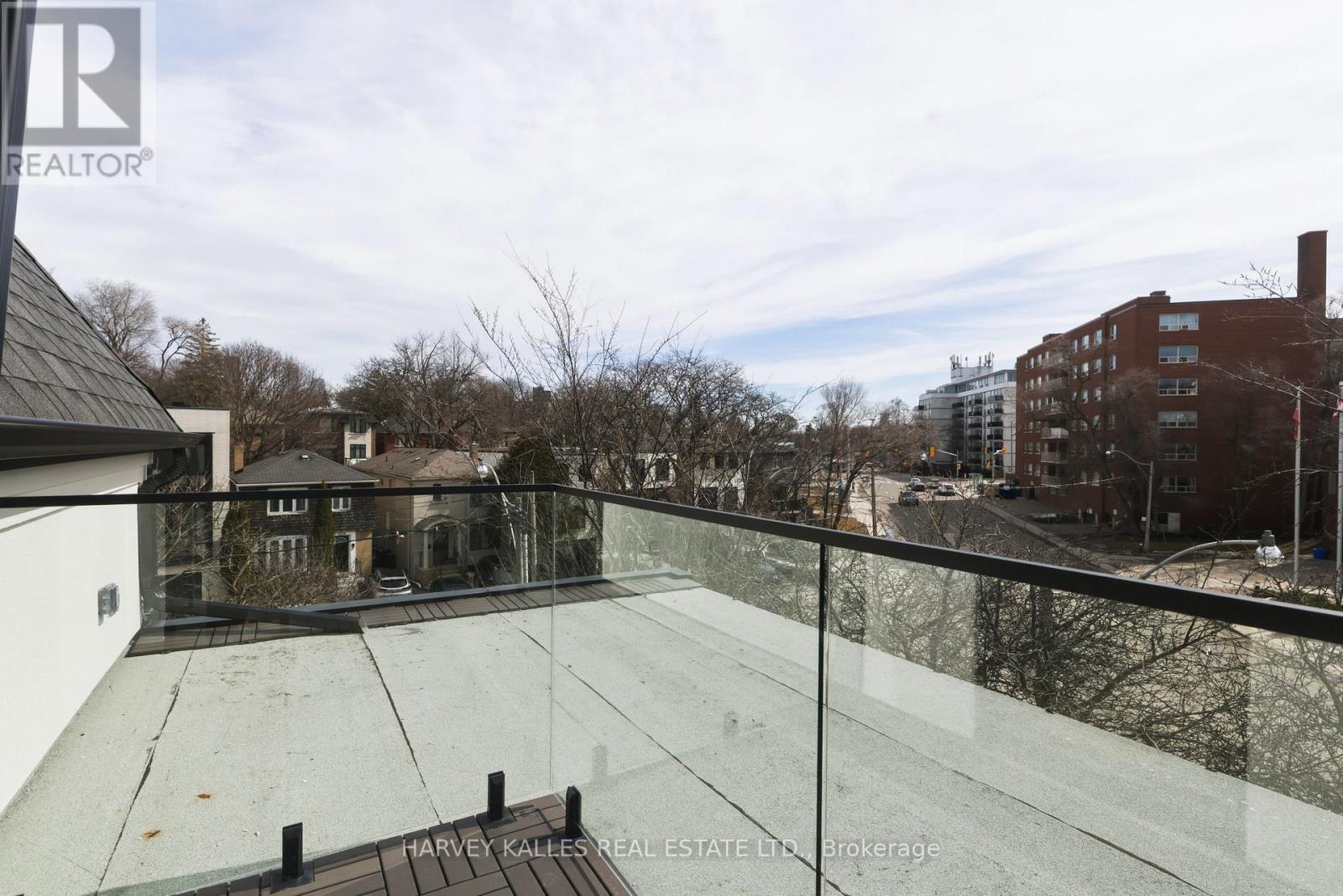 1002 SPADINA ROAD