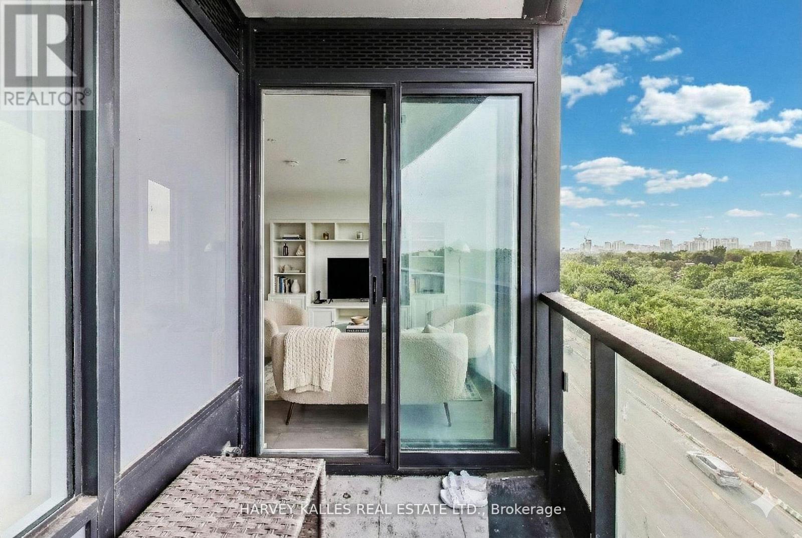 515 - 585 BLOOR STREET E