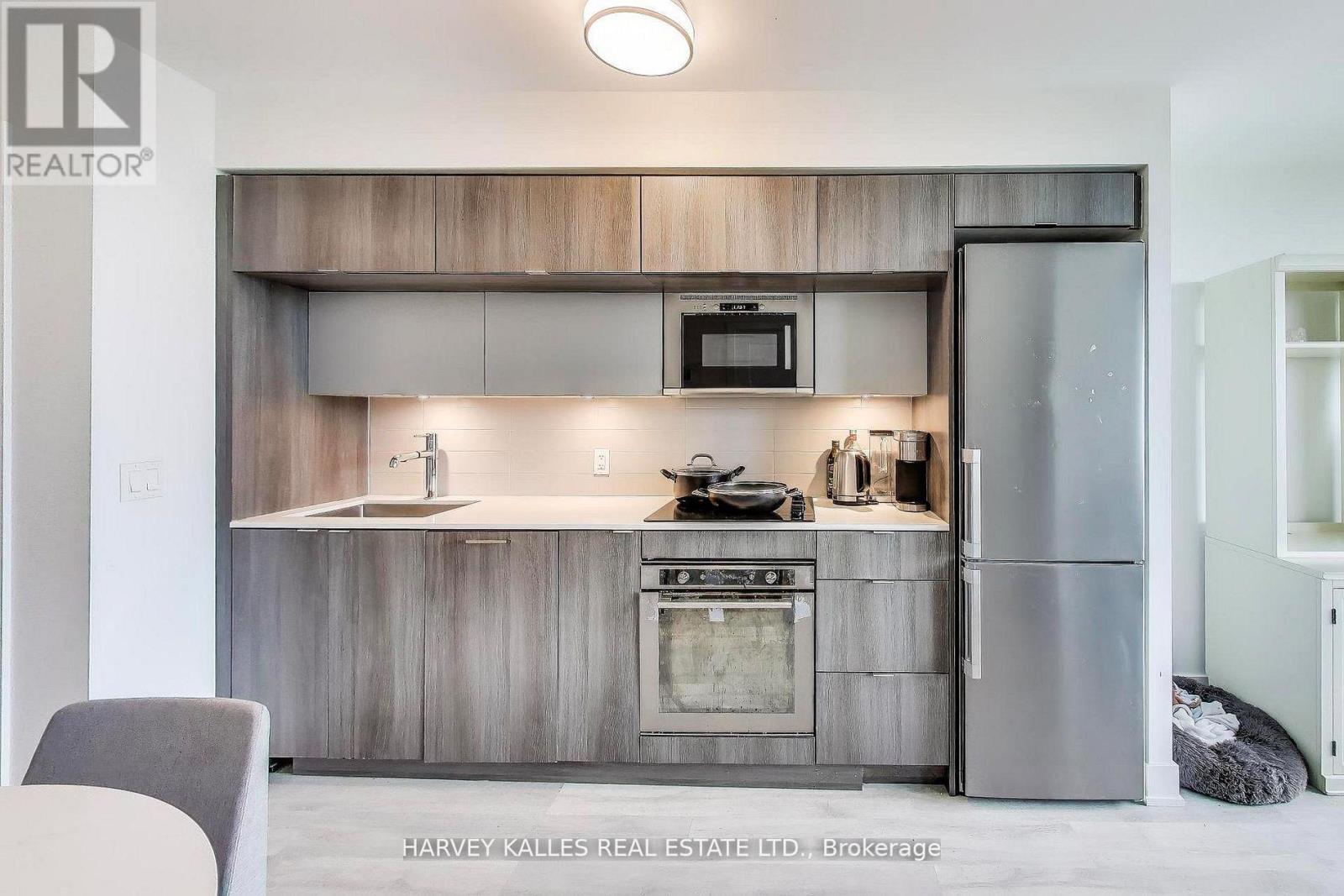 515 - 585 BLOOR STREET E