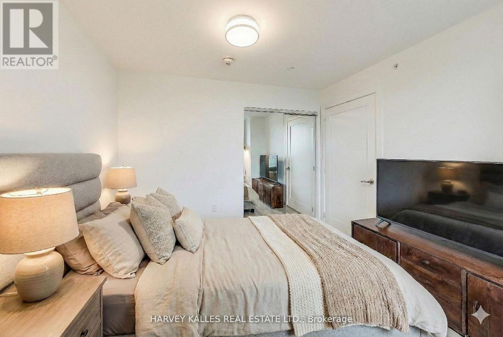 515 - 585 BLOOR STREET E